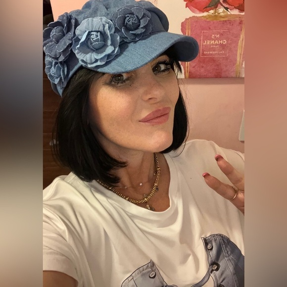 Denim Super Chic Hat with Roses - Picture 5 of 9